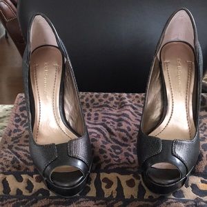 BCBG 5 1/2B Copper color Leather platform heels